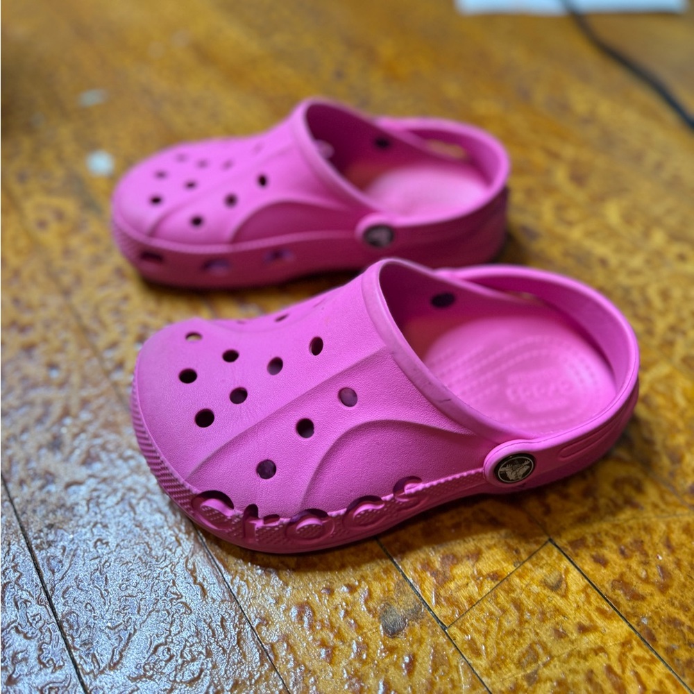 Size j1 Electric pink crocs